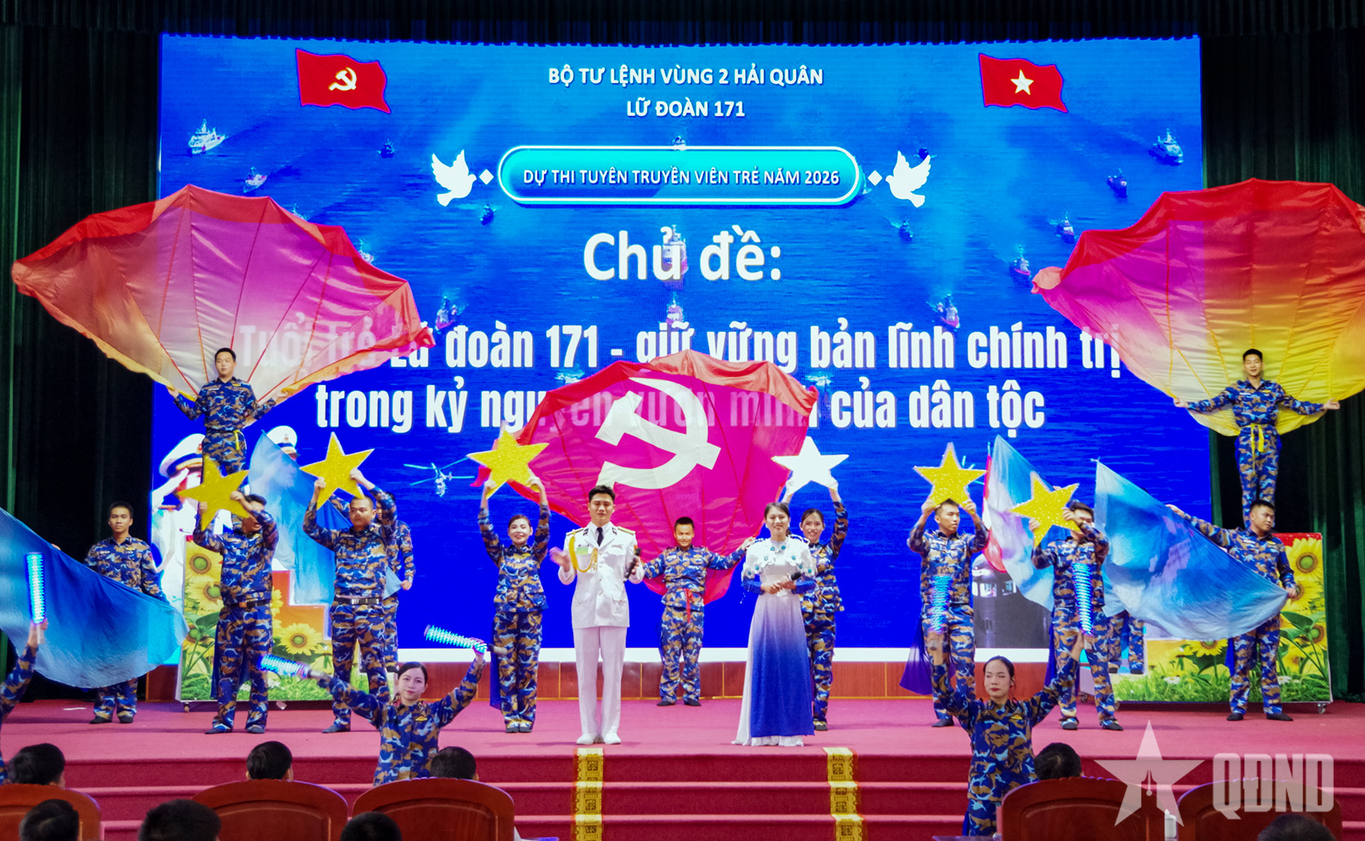 Cán bộ Đoàn và tuyên truyền viên trẻ Vùng 2 Hải quân đua tài
